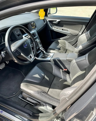Volvo V60 cena 46500 przebieg: 260000, rok produkcji 2014 z Olsztyn małe 232